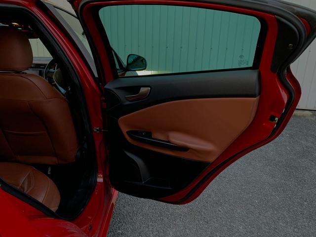 ジュリエッタ スポルティーバ　弊社下取　ワンオーナー　カロッツェリアナビ　テレビ　ＥＴＣ　バックカメラ　ブラウンレザーシート　パワーシート　シートメモリー　シートヒーター　パドルシフト　純正１８インチアルミホイール　オートライト（69枚目）