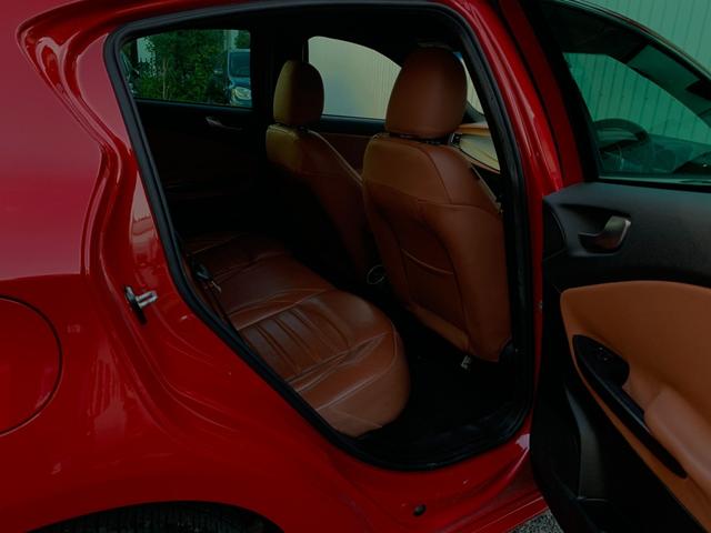 ジュリエッタ スポルティーバ　弊社下取　ワンオーナー　カロッツェリアナビ　テレビ　ＥＴＣ　バックカメラ　ブラウンレザーシート　パワーシート　シートメモリー　シートヒーター　パドルシフト　純正１８インチアルミホイール　オートライト（70枚目）