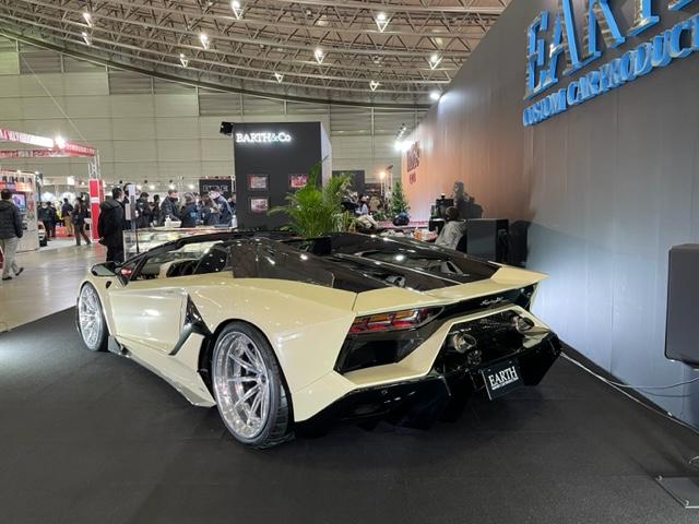 アヴェンタドール ＬＰ７００－４ロードスター　ＥＡＲＴＨ　ＶＥ０１　公認車　Ｔｏｋｙｏａｕｔｏｓａｌｏｎ２０２２　インポートカー部門優秀賞受賞車両　ＥＡＲＴＨ　ＢＯＤＹＫＩＴオリジナル　ＥＡＲＴＨ　ＶＥ０１コンプリートカー　シートクロコダイル張替　公認車（8枚目）