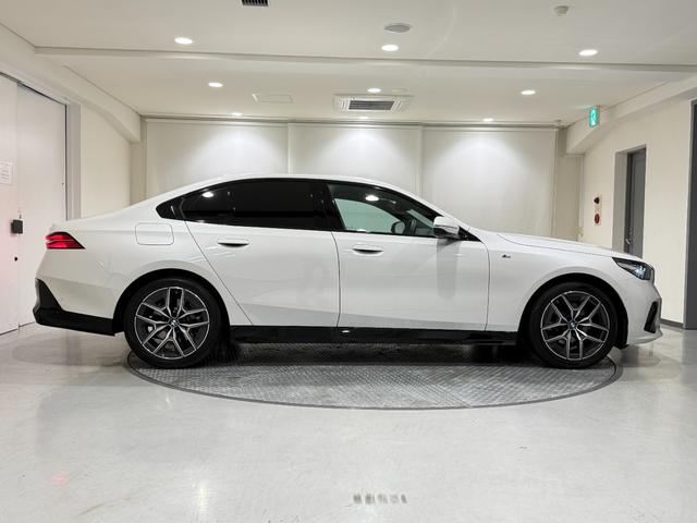 5シリーズ 523i Mスポーツ 純正ナビ360度カメラ アクティブクルーズコントロール ハンズオフシステム フルセグテレビ LEDヘッドライト シートヒーター 駐車支援システム 電動トランク 純正ナビ(51枚目)