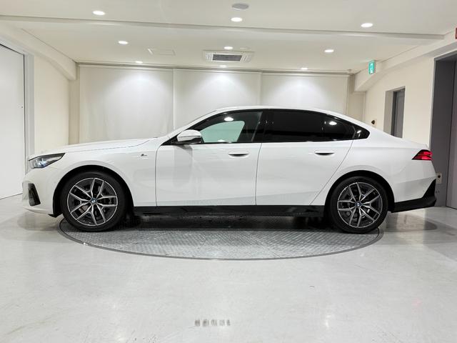 5シリーズ 523i Mスポーツ 純正ナビ360度カメラ アクティブクルーズコントロール ハンズオフシステム フルセグテレビ LEDヘッドライト シートヒーター 駐車支援システム 電動トランク 純正ナビ(55枚目)