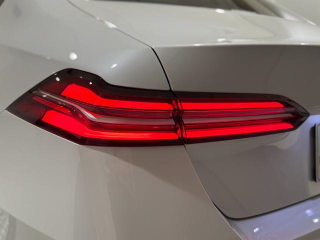 5シリーズ 523i Mスポーツ 純正ナビ360度カメラ アクティブクルーズコントロール ハンズオフシステム フルセグテレビ LEDヘッドライト シートヒーター 駐車支援システム 電動トランク 純正ナビ(59枚目)