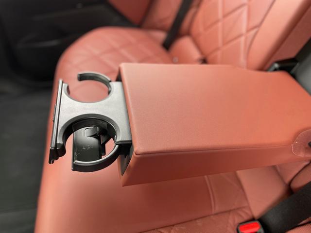 ｉＸ ｘＤｒｉｖｅ　５０　サンルーフ　Ｂｏｗｅｒｓ＆Ｗｉｌｋｉｎｓスピーカー　赤革シート　シートヒーター　シートクーラー　純正ナビゲーション　３６０度カメラ　レンタカーアップ（13枚目）