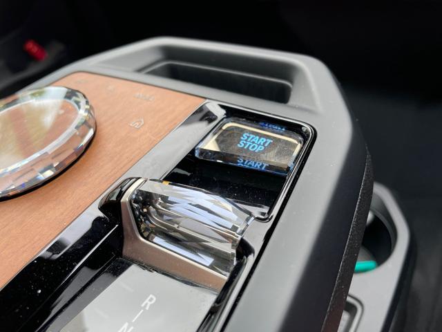 ｉＸ ｘＤｒｉｖｅ　５０　サンルーフ　Ｂｏｗｅｒｓ＆Ｗｉｌｋｉｎｓスピーカー　赤革シート　シートヒーター　シートクーラー　純正ナビゲーション　３６０度カメラ　レンタカーアップ（36枚目）