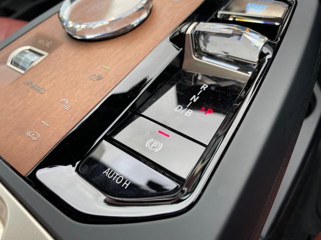 ｉＸ ｘＤｒｉｖｅ　５０　サンルーフ　Ｂｏｗｅｒｓ＆Ｗｉｌｋｉｎｓスピーカー　赤革シート　シートヒーター　シートクーラー　純正ナビゲーション　３６０度カメラ　レンタカーアップ（37枚目）
