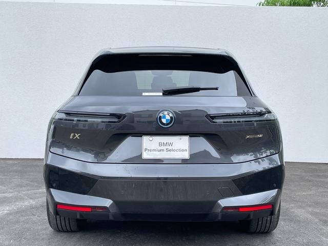 ｉＸ ｘＤｒｉｖｅ　５０　サンルーフ　Ｂｏｗｅｒｓ＆Ｗｉｌｋｉｎｓスピーカー　赤革シート　シートヒーター　シートクーラー　純正ナビゲーション　３６０度カメラ　レンタカーアップ（42枚目）