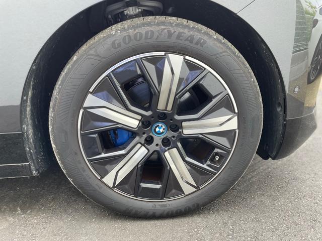 ｉＸ ｘＤｒｉｖｅ　５０　サンルーフ　Ｂｏｗｅｒｓ＆Ｗｉｌｋｉｎｓスピーカー　赤革シート　シートヒーター　シートクーラー　純正ナビゲーション　３６０度カメラ　レンタカーアップ（49枚目）