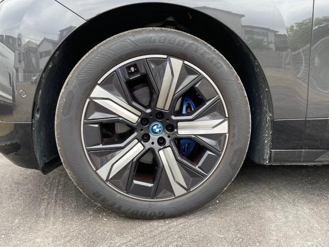 ｉＸ ｘＤｒｉｖｅ　５０　サンルーフ　Ｂｏｗｅｒｓ＆Ｗｉｌｋｉｎｓスピーカー　赤革シート　シートヒーター　シートクーラー　純正ナビゲーション　３６０度カメラ　レンタカーアップ（52枚目）