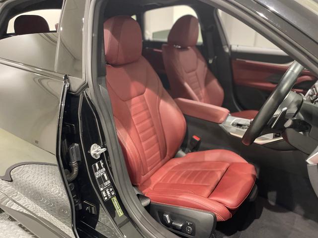 ４シリーズ Ｍ４４０ｉ　ｘＤｒｉｖｅグランクーペ　レッドレザーシート　ハーマンカードンスピーカー　サンルーフ　電動シート　シートヒーター　駐車支援システム　純正ナビゲーション（2枚目）