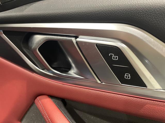 ４シリーズ Ｍ４４０ｉ　ｘＤｒｉｖｅグランクーペ　レッドレザーシート　ハーマンカードンスピーカー　サンルーフ　電動シート　シートヒーター　駐車支援システム　純正ナビゲーション（8枚目）