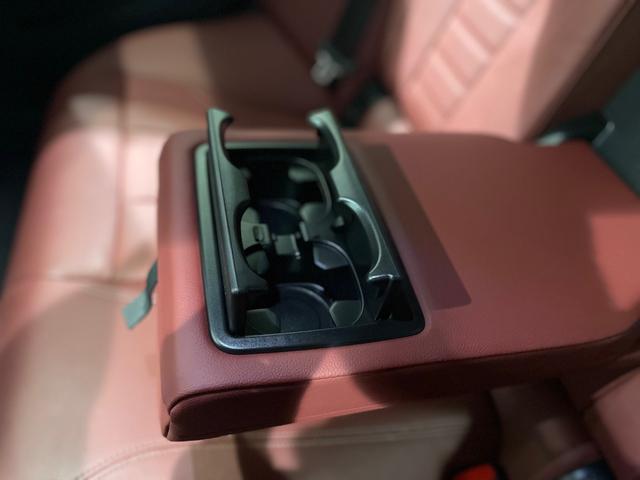 ４シリーズ Ｍ４４０ｉ　ｘＤｒｉｖｅグランクーペ　レッドレザーシート　ハーマンカードンスピーカー　サンルーフ　電動シート　シートヒーター　駐車支援システム　純正ナビゲーション（15枚目）