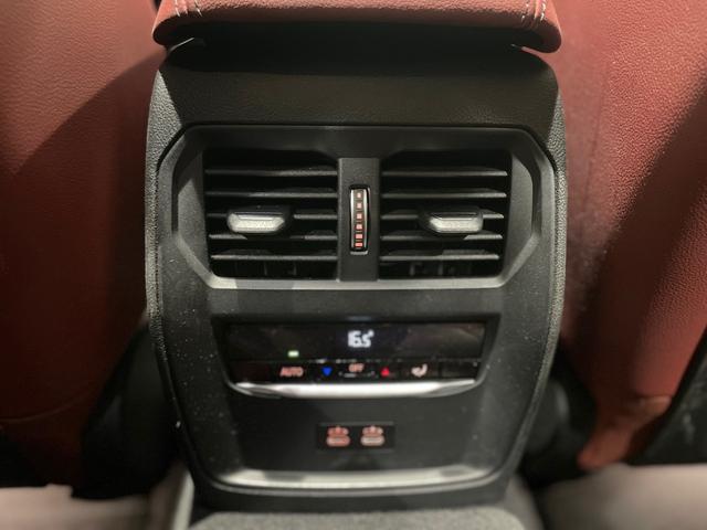 ４シリーズ Ｍ４４０ｉ　ｘＤｒｉｖｅグランクーペ　レッドレザーシート　ハーマンカードンスピーカー　サンルーフ　電動シート　シートヒーター　駐車支援システム　純正ナビゲーション（16枚目）