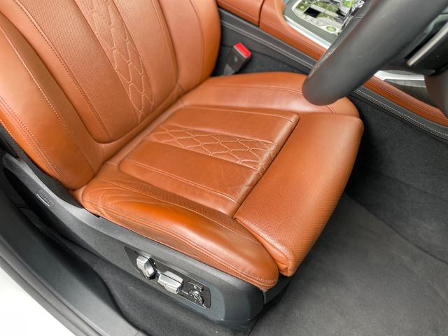 Ｘ７ ｘＤｒｉｖｅ　３５ｄ　Ｍスポーツ　ブラウンレザーシート　シートマッサージ　サンルーフ　３６０度カメラ　純正ナビゲーション　シートヒーター　エアサス（4枚目）