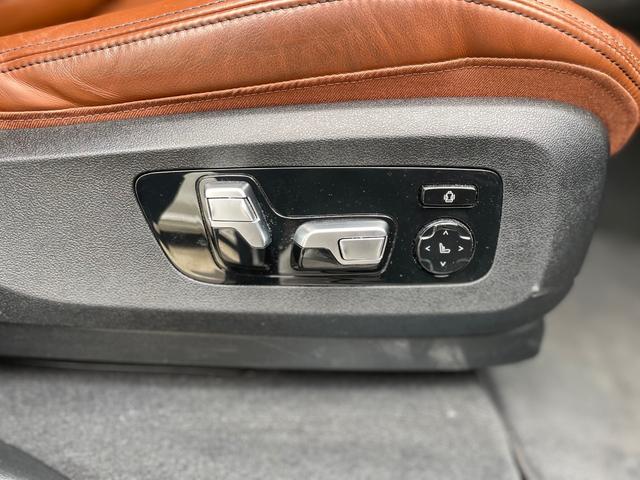 Ｘ７ ｘＤｒｉｖｅ　３５ｄ　Ｍスポーツ　ブラウンレザーシート　シートマッサージ　サンルーフ　３６０度カメラ　純正ナビゲーション　シートヒーター　エアサス（5枚目）