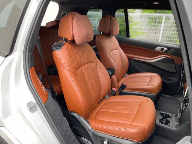 Ｘ７ ｘＤｒｉｖｅ　３５ｄ　Ｍスポーツ　ブラウンレザーシート　シートマッサージ　サンルーフ　３６０度カメラ　純正ナビゲーション　シートヒーター　エアサス（10枚目）
