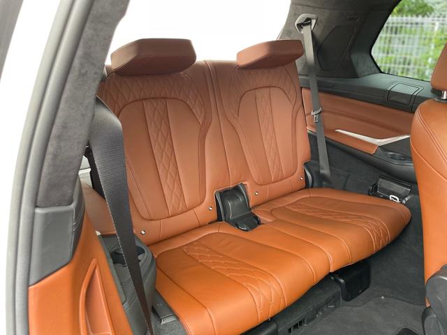 Ｘ７ ｘＤｒｉｖｅ　３５ｄ　Ｍスポーツ　ブラウンレザーシート　シートマッサージ　サンルーフ　３６０度カメラ　純正ナビゲーション　シートヒーター　エアサス（11枚目）