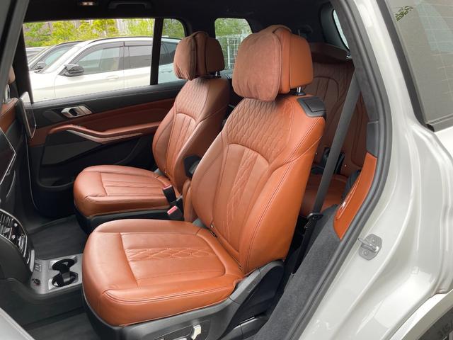 Ｘ７ ｘＤｒｉｖｅ　３５ｄ　Ｍスポーツ　ブラウンレザーシート　シートマッサージ　サンルーフ　３６０度カメラ　純正ナビゲーション　シートヒーター　エアサス（16枚目）