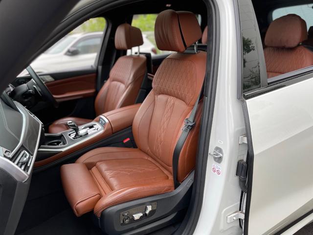 Ｘ７ ｘＤｒｉｖｅ　３５ｄ　Ｍスポーツ　ブラウンレザーシート　シートマッサージ　サンルーフ　３６０度カメラ　純正ナビゲーション　シートヒーター　エアサス（18枚目）