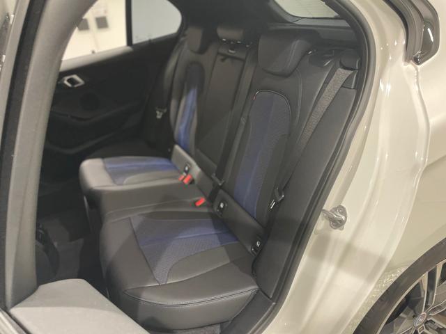１シリーズ １１８ｄ　Ｍスポーツ　ヘッドアップディスプレイ　純正ナビゲーション　駐車支援システム　電動シート　電動ゲート　Ｂｌｕｅｔｏｏｔｈ（12枚目）