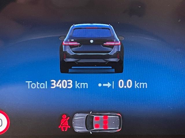 ｉ５ ｅＤｒｉｖｅ　４０ツーリング　Ｍスポーツ　セレクトパッケージ　Ｂ＆Ｗスピーカー　Ｂｌｕｅｔｏｏｔｈ　駐車支援システム　純正ナビゲーション　レンタカーアップ（27枚目）