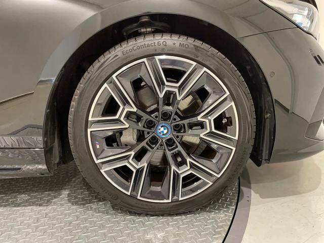 ｉ５ ｅＤｒｉｖｅ　４０ツーリング　Ｍスポーツ　セレクトパッケージ　Ｂ＆Ｗスピーカー　Ｂｌｕｅｔｏｏｔｈ　駐車支援システム　純正ナビゲーション　レンタカーアップ（50枚目）