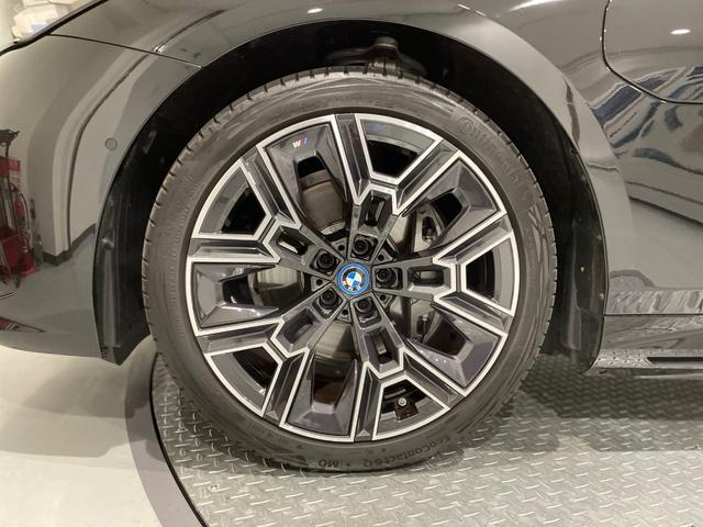 ｉ５ ｅＤｒｉｖｅ　４０ツーリング　Ｍスポーツ　セレクトパッケージ　Ｂ＆Ｗスピーカー　Ｂｌｕｅｔｏｏｔｈ　駐車支援システム　純正ナビゲーション　レンタカーアップ（53枚目）