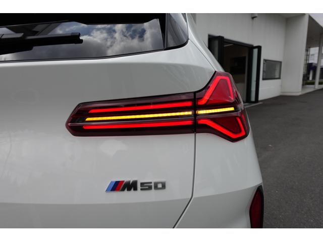 Ｘ３ Ｍ５０　ｘＤｒｉｖｅ　パノラマガラスサンルーフ　ベンチレーションシート　ハーマンカードンスピーカー　全方位カメラ　ヘッドアップディスプレイ　ワイヤレスチャージング　純正２１インチＡＷ　アダプティブヘッドライト　認定中古車（64枚目）