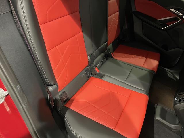 Ｘ２ Ｍ３５ｉ　ｘＤｒｉｖｅ　ハーマンカードンスピーカー　アクティブクルーズコントロール　障害物センサー　衝突被害軽減ブレーキ　３６０度カメラ　ＥＴＣ　電動シート　オートトランク（10枚目）