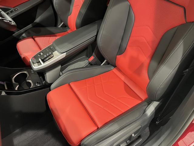 Ｘ２ Ｍ３５ｉ　ｘＤｒｉｖｅ　ハーマンカードンスピーカー　アクティブクルーズコントロール　障害物センサー　衝突被害軽減ブレーキ　３６０度カメラ　ＥＴＣ　電動シート　オートトランク（12枚目）