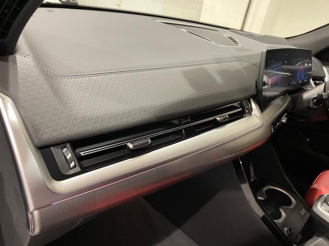 Ｘ２ Ｍ３５ｉ　ｘＤｒｉｖｅ　ハーマンカードンスピーカー　アクティブクルーズコントロール　障害物センサー　衝突被害軽減ブレーキ　３６０度カメラ　ＥＴＣ　電動シート　オートトランク（14枚目）