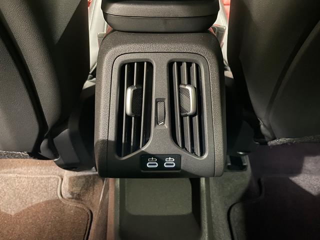 Ｘ２ Ｍ３５ｉ　ｘＤｒｉｖｅ　ハーマンカードンスピーカー　アクティブクルーズコントロール　障害物センサー　衝突被害軽減ブレーキ　３６０度カメラ　ＥＴＣ　電動シート　オートトランク（19枚目）