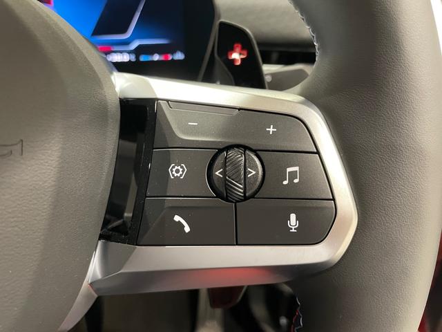 Ｘ２ Ｍ３５ｉ　ｘＤｒｉｖｅ　ハーマンカードンスピーカー　アクティブクルーズコントロール　障害物センサー　衝突被害軽減ブレーキ　３６０度カメラ　ＥＴＣ　電動シート　オートトランク（22枚目）