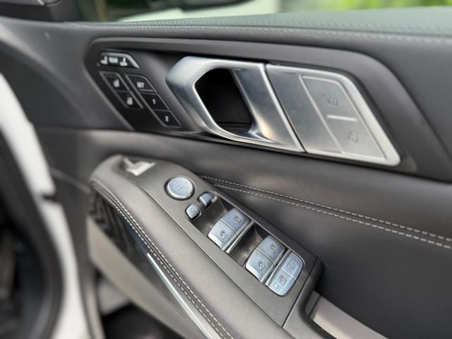 Ｘ７ ｘＤｒｉｖｅ　４０ｄ　Ｍスポーツ　ブラックレザー　ハーマンカードンスピーカー　サンルーフ　障害物センサー　３６０度カメラ　衝突被害軽減ブレーキ　フルセグＴＶ（7枚目）