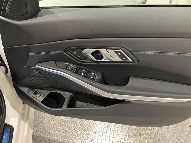 ３シリーズ ３２０ｄ　ｘＤｒｉｖｅ　Ｍスポーツ　３６０度カメラ　アクティブクルーズコントロール　障害物センサー　衝突被害軽減ブレーキ　元レンタカー　オートトランク　電動シート（6枚目）