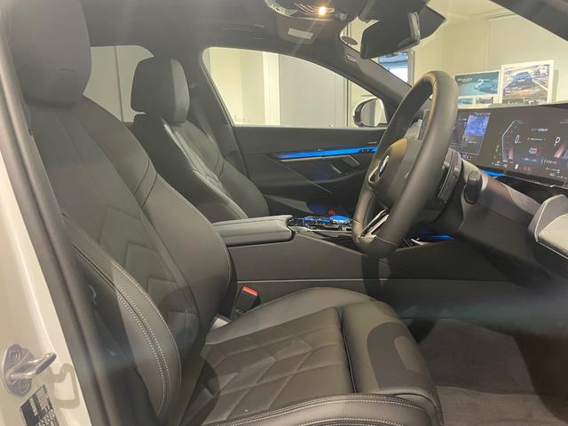 ５シリーズ ５２３ｄ　ｘＤｒｉｖｅ　Ｍスポーツ　セレクトパッケージ　ハーマンカードンスピーカー　サンルーフ　衝突被害軽減ブレーキ　アクティブクルーズコントロール　３６０度カメラ（2枚目）