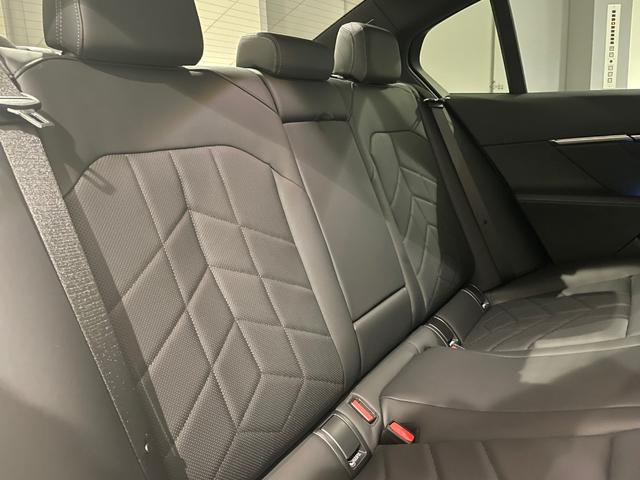 ５シリーズ ５２３ｄ　ｘＤｒｉｖｅ　Ｍスポーツ　セレクトパッケージ　ハーマンカードンスピーカー　サンルーフ　衝突被害軽減ブレーキ　アクティブクルーズコントロール　３６０度カメラ（10枚目）