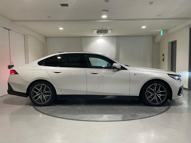 ５シリーズ ５２３ｄ　ｘＤｒｉｖｅ　Ｍスポーツ　セレクトパッケージ　ハーマンカードンスピーカー　サンルーフ　衝突被害軽減ブレーキ　アクティブクルーズコントロール　３６０度カメラ（41枚目）