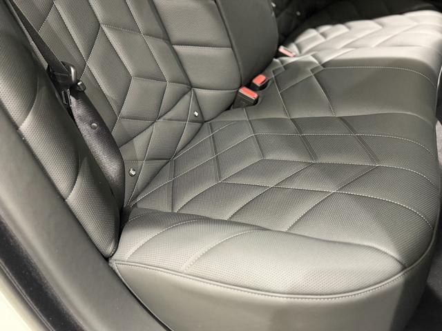 ７シリーズ ７４０ｉ　エクセレンス　アクティブクルーズコントロール　駐車支援システム　ブラックレザーシート　サンルーフ　純正ナビゲーション（10枚目）