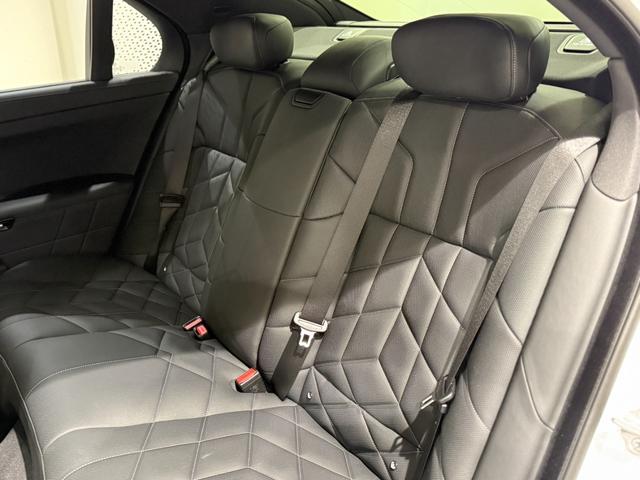 ７シリーズ ７４０ｉ　エクセレンス　アクティブクルーズコントロール　駐車支援システム　ブラックレザーシート　サンルーフ　純正ナビゲーション（12枚目）