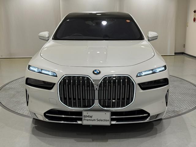 ７シリーズ ７４０ｉ　エクセレンス　アクティブクルーズコントロール　駐車支援システム　ブラックレザーシート　サンルーフ　純正ナビゲーション（36枚目）