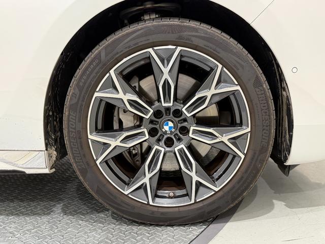７シリーズ ７４０ｉ　エクセレンス　アクティブクルーズコントロール　駐車支援システム　ブラックレザーシート　サンルーフ　純正ナビゲーション（45枚目）