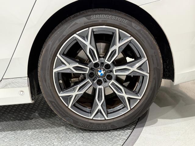 ７シリーズ ７４０ｉ　エクセレンス　アクティブクルーズコントロール　駐車支援システム　ブラックレザーシート　サンルーフ　純正ナビゲーション（47枚目）