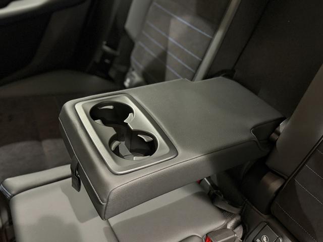 ２シリーズ 　アルカンタラシート　純正ナビゲーション　駐車支援システム　元レンタカー　シートヒーター（12枚目）