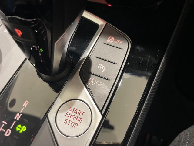 １シリーズ Ｍ１３５ｉ　ｘＤｒｉｖｅ　アルカンタラシート　ヘッドアップディスプレイ　純正ナビゲーション　駐車支援システム　シートヒーター（36枚目）