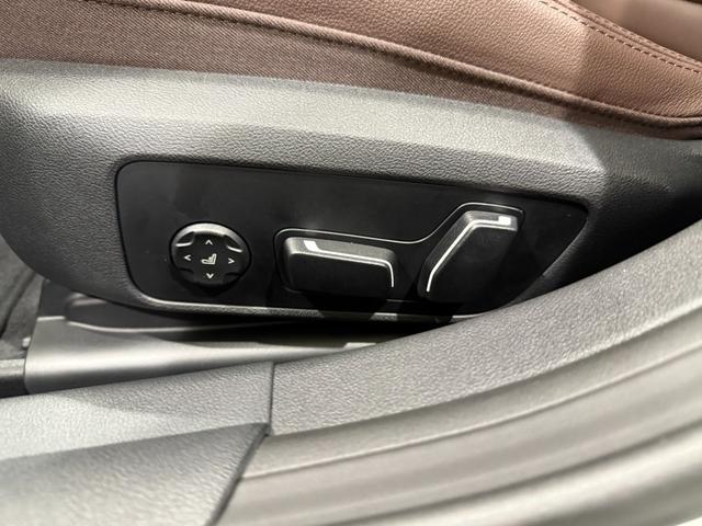 ｉ４ ｅＤｒｉｖｅ　４０　Ｍスポーツ　茶革シート　シートヒーター　ヘッドアップディスプレイ　３６０度カメラ　純正ナビゲーションシステム　駐車支援システム　アクティブクルーズコントロール（15枚目）