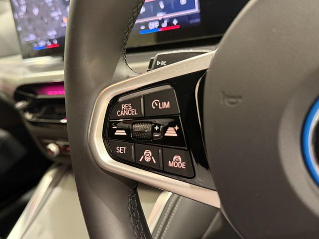ｉ４ ｅＤｒｉｖｅ　４０　Ｍスポーツ　茶革シート　シートヒーター　ヘッドアップディスプレイ　３６０度カメラ　純正ナビゲーションシステム　駐車支援システム　アクティブクルーズコントロール（20枚目）