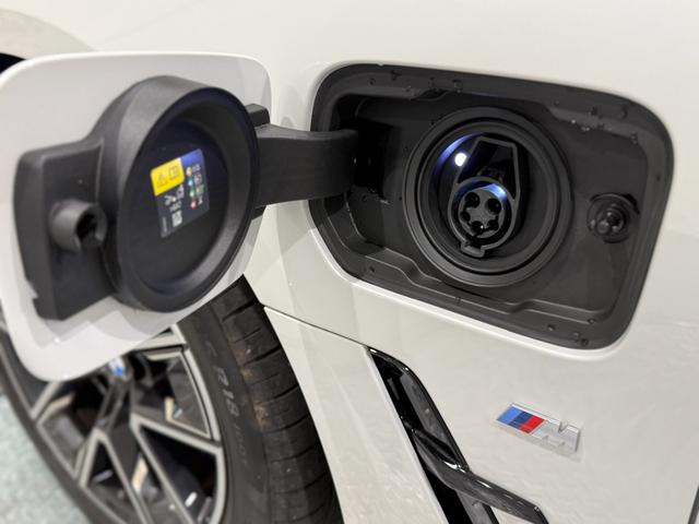 ｉ４ ｅＤｒｉｖｅ　４０　Ｍスポーツ　茶革シート　シートヒーター　ヘッドアップディスプレイ　３６０度カメラ　純正ナビゲーションシステム　駐車支援システム　アクティブクルーズコントロール（56枚目）