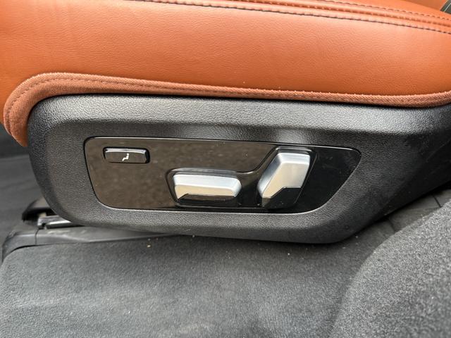 Ｘ７ Ｍ５０ｉ　リアエンターテイメント　ブラウンレザーシート　パノラマサンルーフ　セレクトパッケージ　純正ナビゲーションシステム　フルセグテレビ　３６０度カメラ　ｈａｒｍａｎ／ｋａｒｄｏｎスピーカー（14枚目）