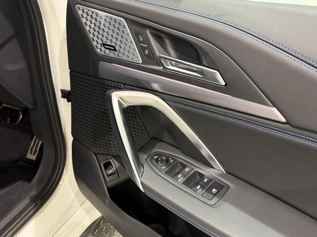 Ｘ１ Ｍ３５ｉ　ｘＤｒｉｖｅ　ハーマンカードンスピーカー　純正ナビゲーションシステム（カーブドディスプレイ）アクティブクルーズコントロール　ハンズオフシステム　駐車支援システム　３６０度カメラ　バックカメラ　ＬＥＤヘッドライト（4枚目）