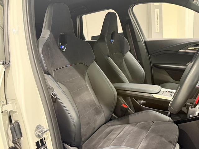 Ｘ１ Ｍ３５ｉ　ｘＤｒｉｖｅ　ハーマンカードンスピーカー　純正ナビゲーションシステム（カーブドディスプレイ）アクティブクルーズコントロール　ハンズオフシステム　駐車支援システム　３６０度カメラ　バックカメラ　ＬＥＤヘッドライト（6枚目）